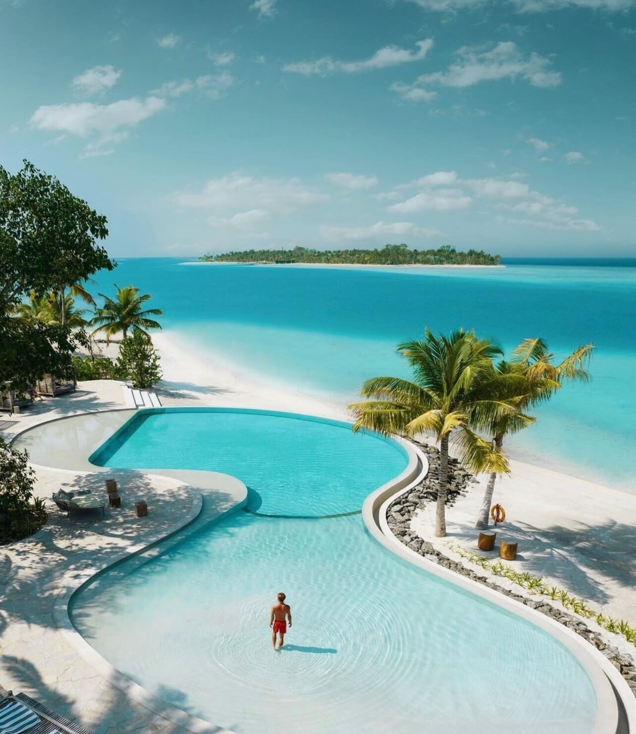 Patina Maldives una de las piscinas mas bonitas del mundo