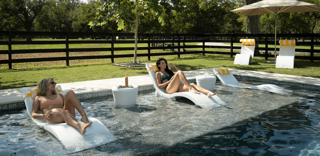 Swimming pool tanning ledge. GodoPools