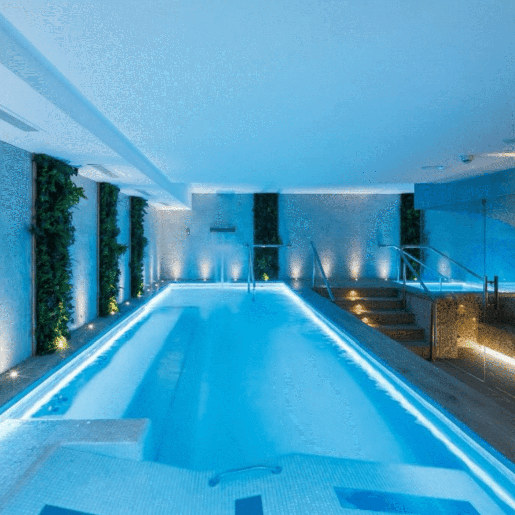Diseño de proyectos de piscinas para hoteles.