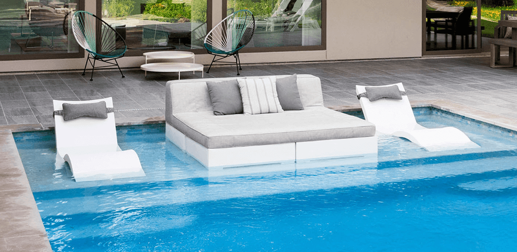 Square sun beds for pools. GodoPools