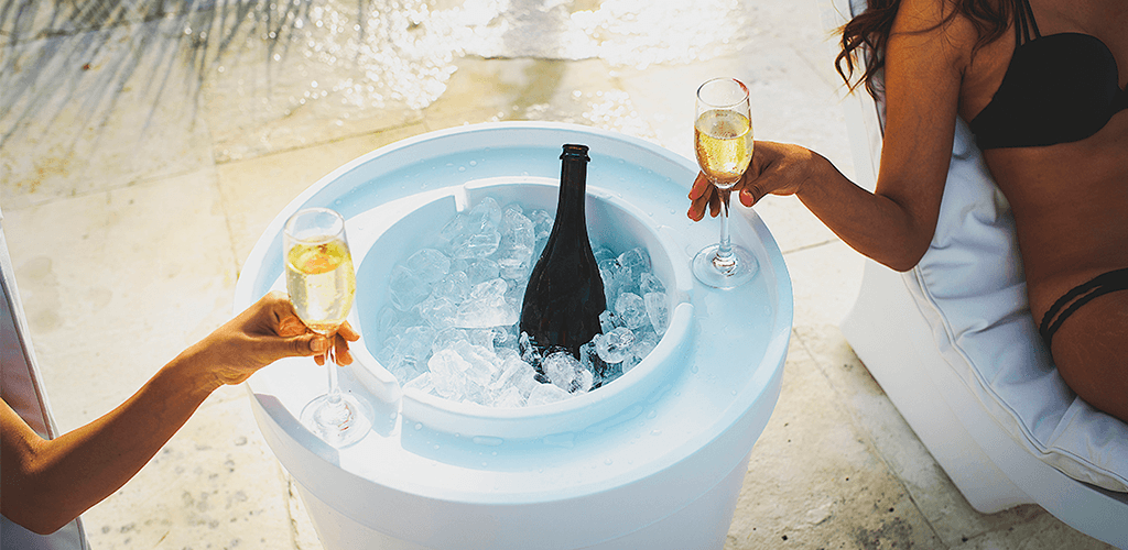 Mesa nevera para piscinas. In-Pool furniture collection.