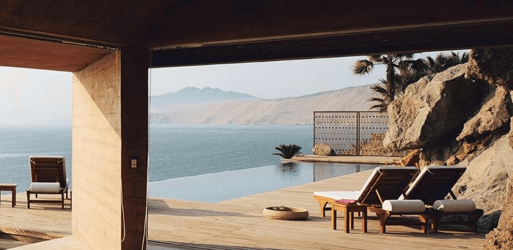 Swimming pool with noble materials