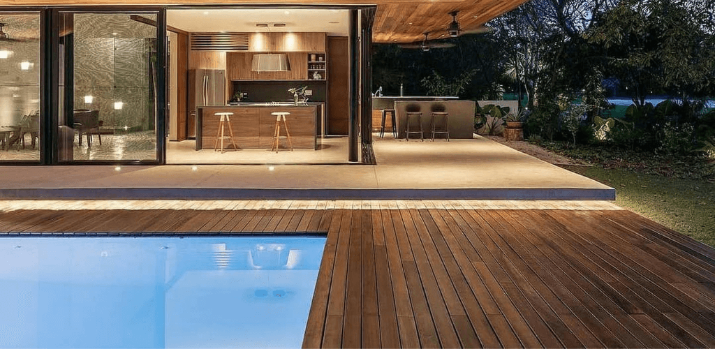 Piscina en materiales nobles