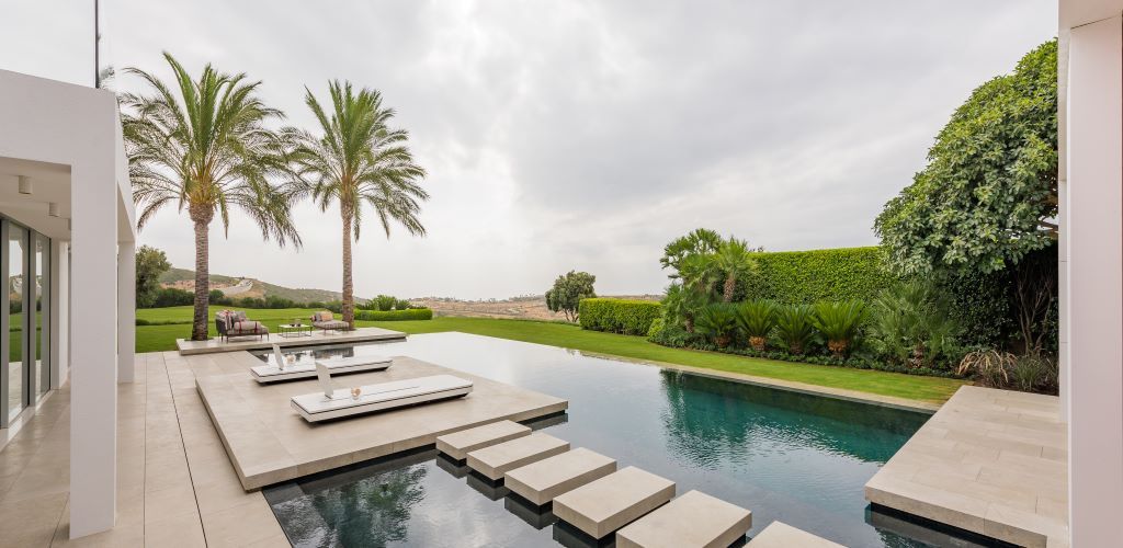 The swimming pool as an element of home revaluation