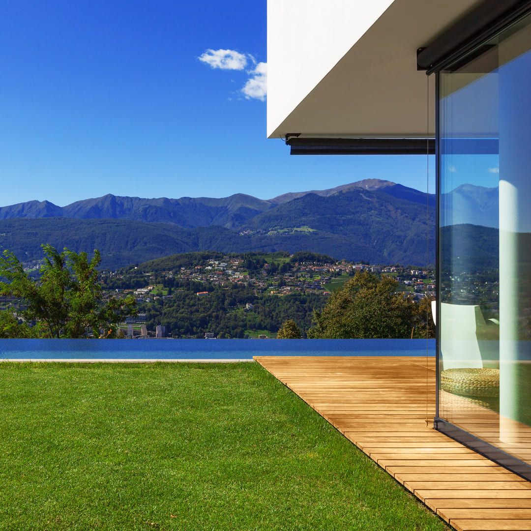 césped natural para tu piscina