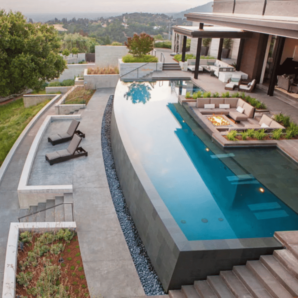 diseno y construccion piscinas en terreno con desnivel (1)