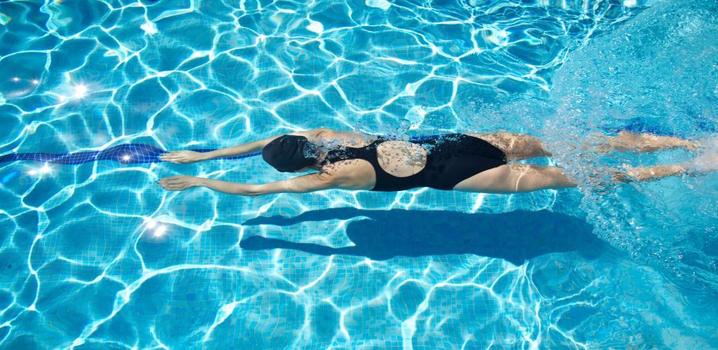 como poner el agua caliente en una piscina