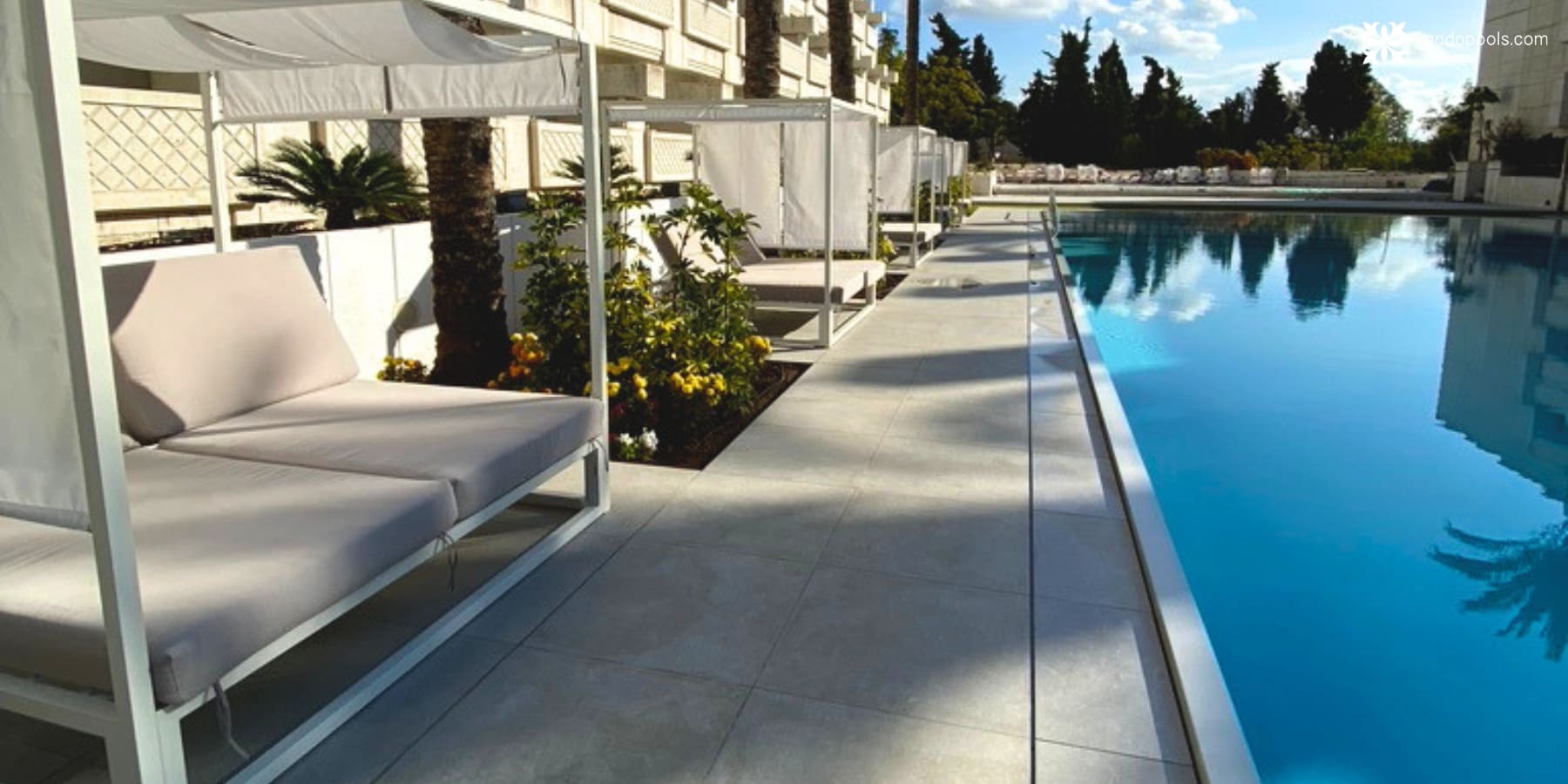 Piscina en Hotel Alanda 5* Marbella por GodoPools