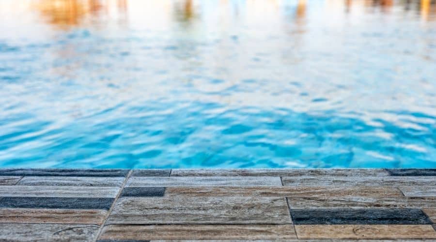 Infinity vs zero edge pool: key differences in luxury swimming pool design