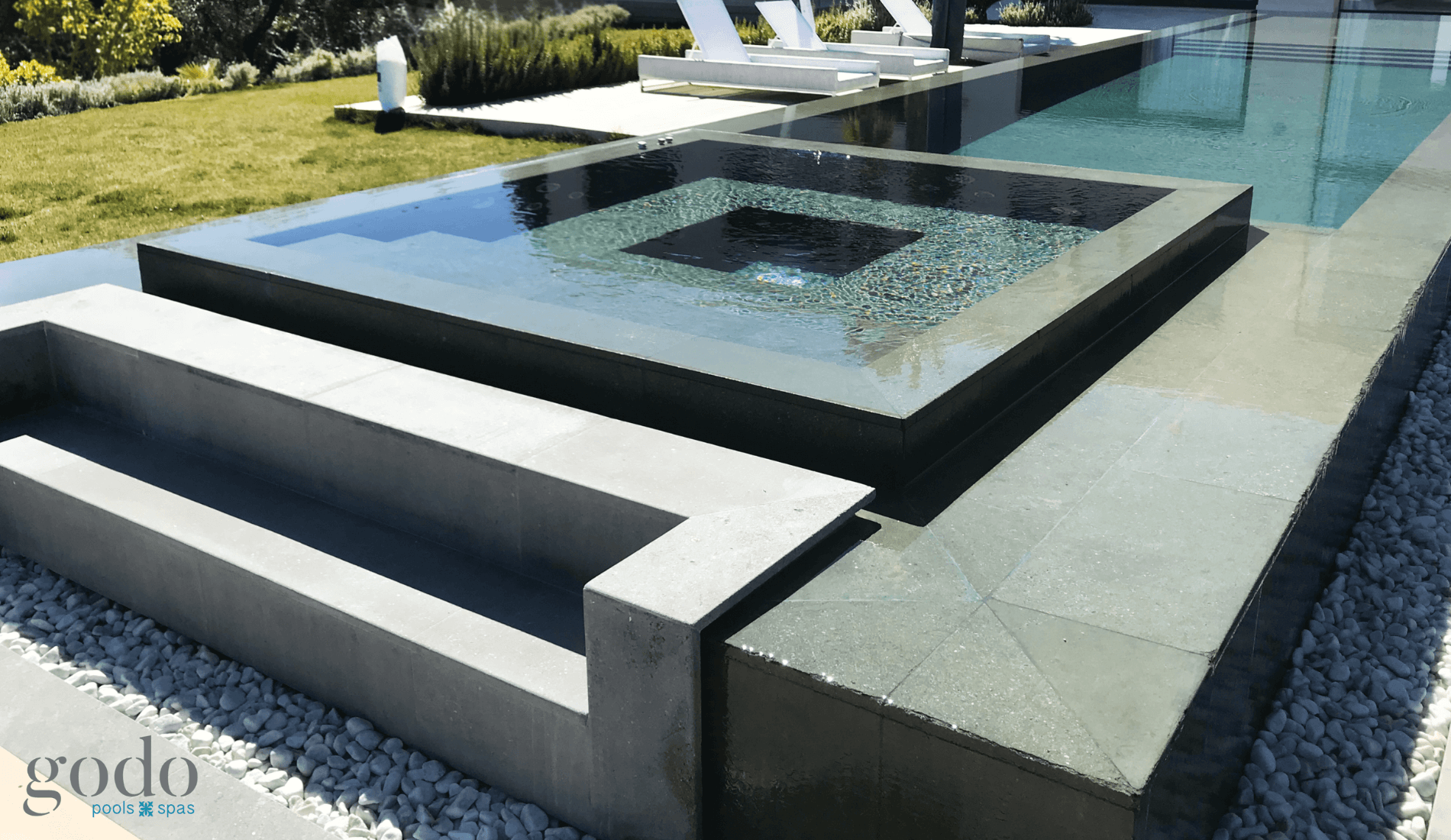 integrar un spa en una piscina