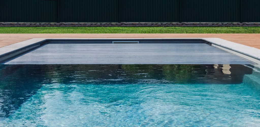 When to use the pool cover?