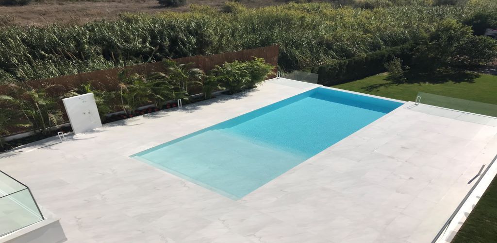 piscina con rampa