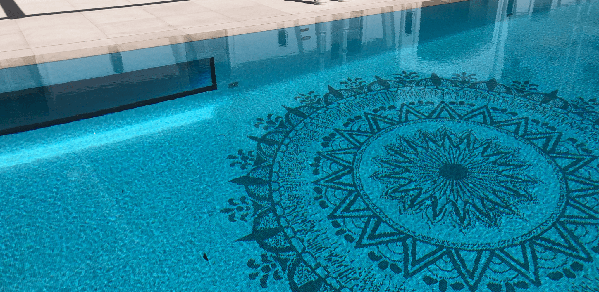 por qué elegir el mosaico para una piscina